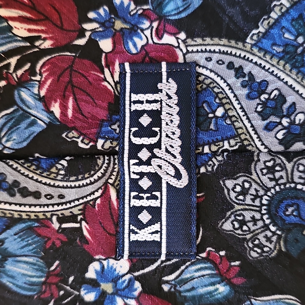 Tie - Picture 10 of 14